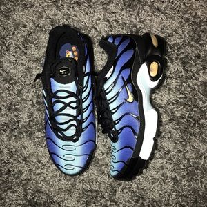 Hyper Blue Nike TN sz 7Y Women’s 8.5/9